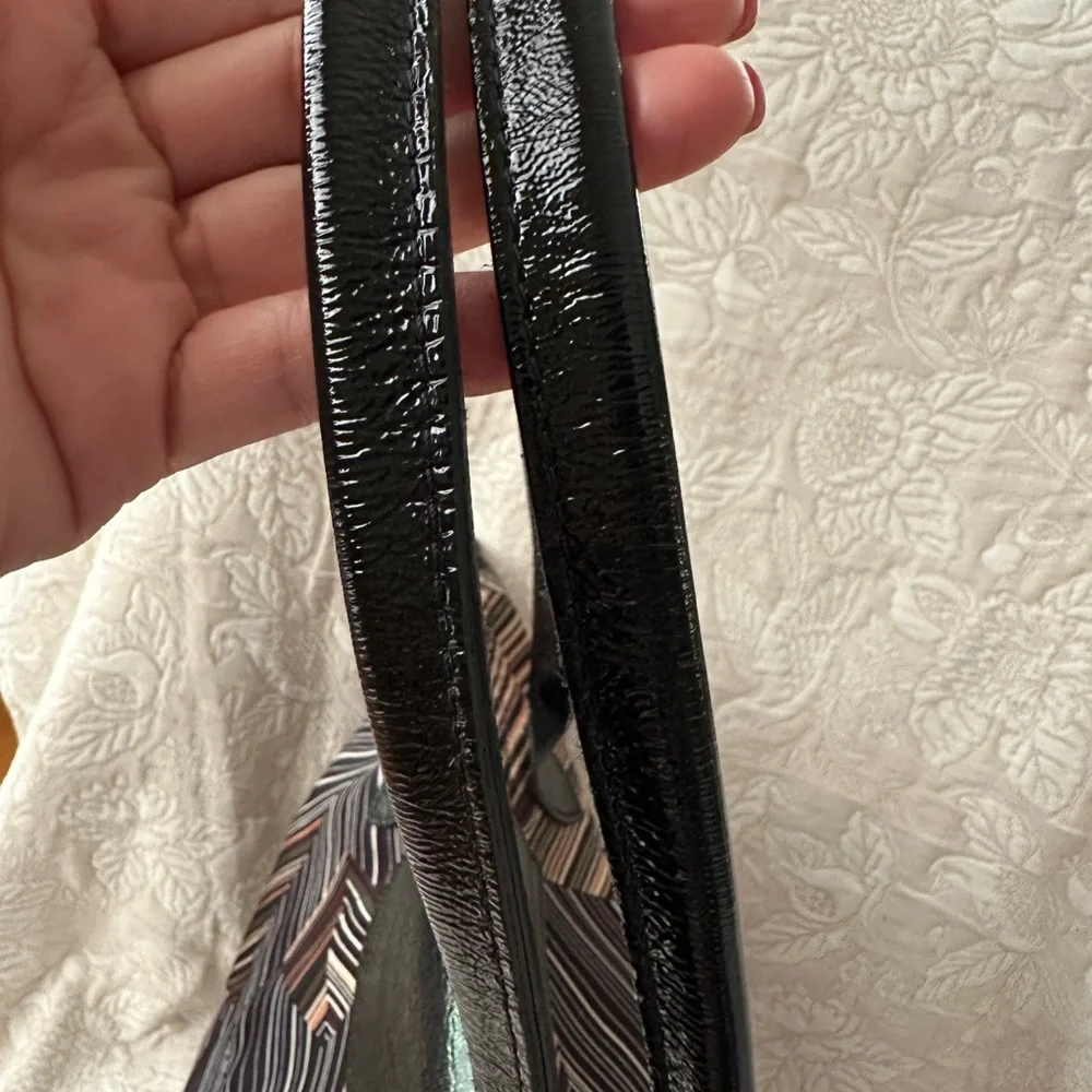 Longchamp Op Art Medium Shoulder Tote - Picture 10 of 15